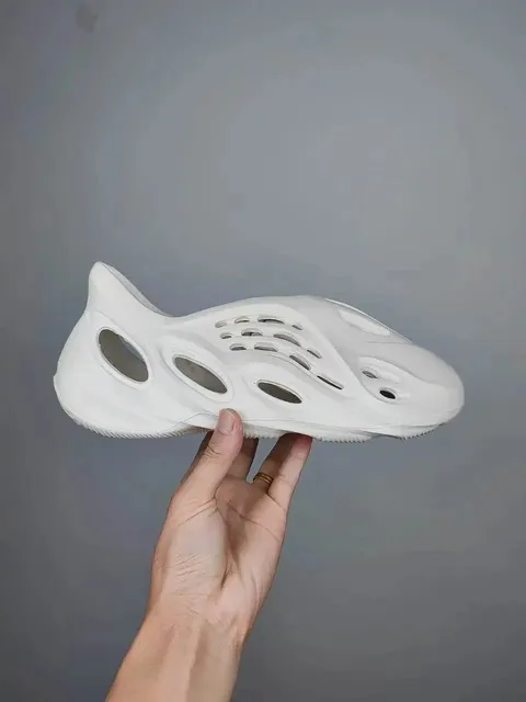 Yeezy Foam Runner