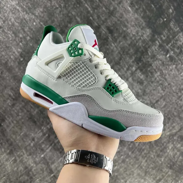 Air Jordan 4