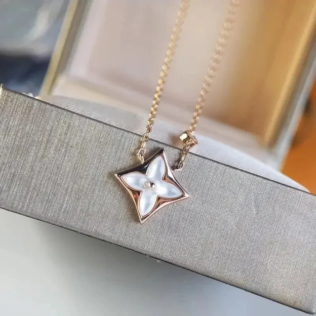 Louis Vuitton Flower Pendant Mother-of-Pearl