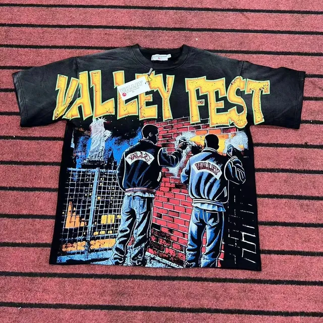 Valley Dreams Valley Fest Graphic Tee City Graffiti Print