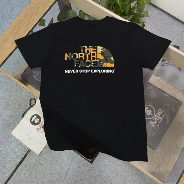 The North Face t-shirt camouflage-print mountain logo