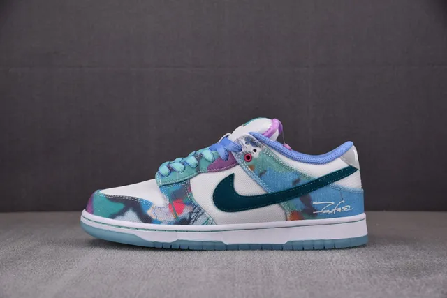 Nike SB Dunk Low Travis Scott