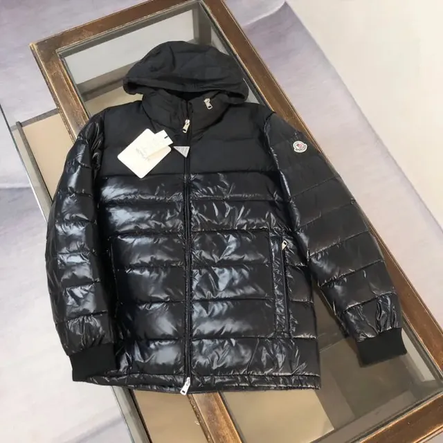 Moncler Puffer Jacket Glossy Quilted