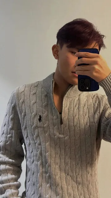 灰色上拉链