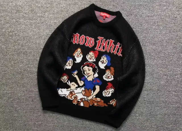 M002 # Snow white black