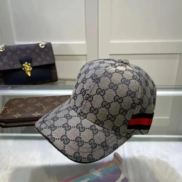 Gucci GG Supreme Cap Web Stripe