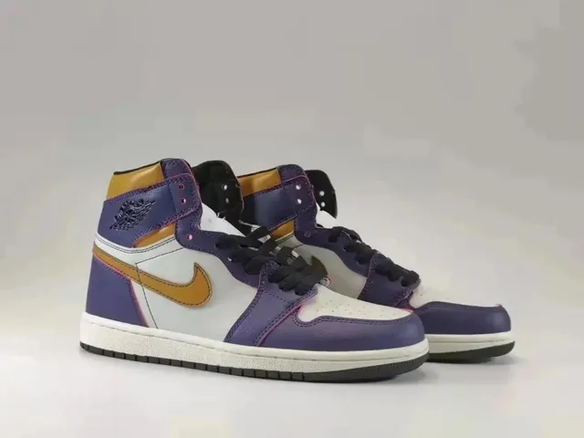 Air Jordan 1 High Court Purple