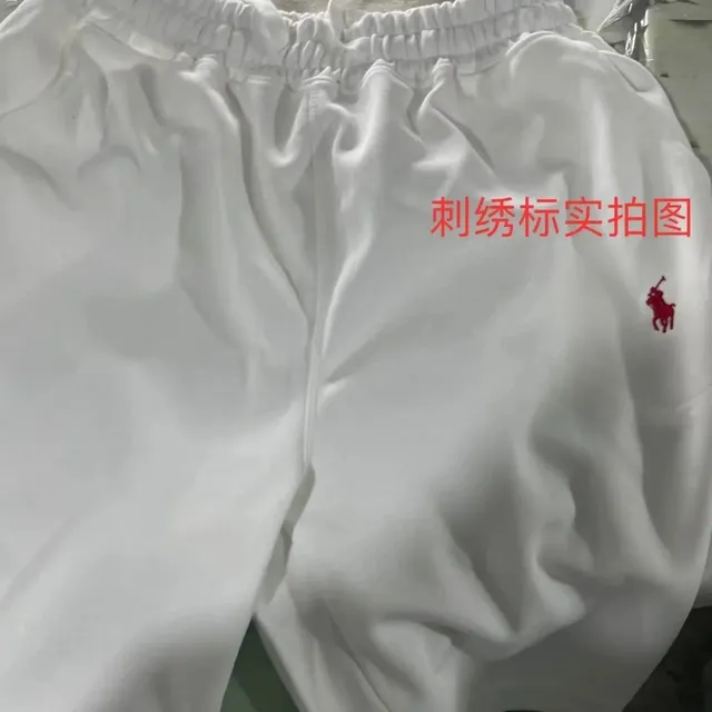 31白色红马