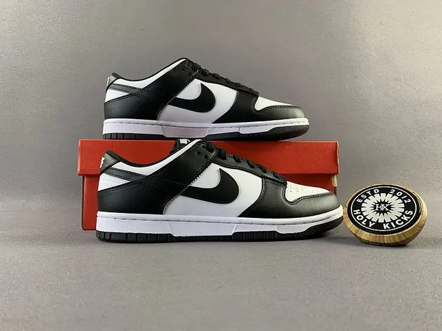 Nike Dunk Low Panda