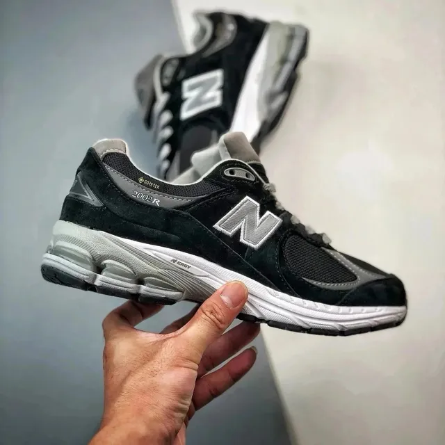 New Balance 2002R GORE-TEX
