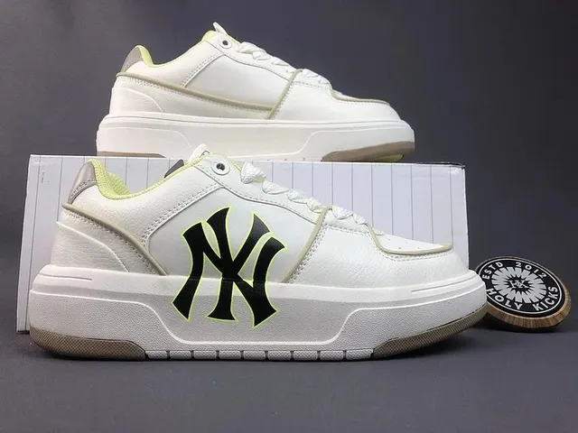 MLB NY Yankees Low White Black Neon Yellow
