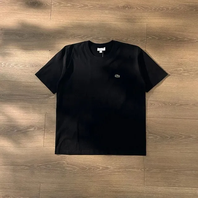 黑色 Black