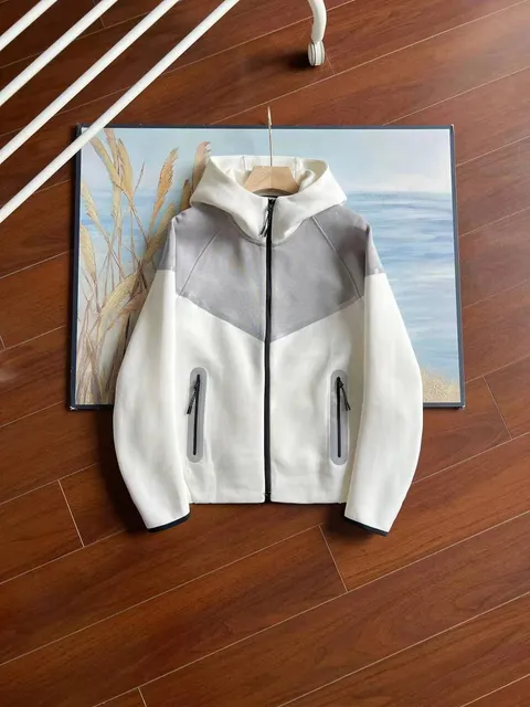 灰拼白外套