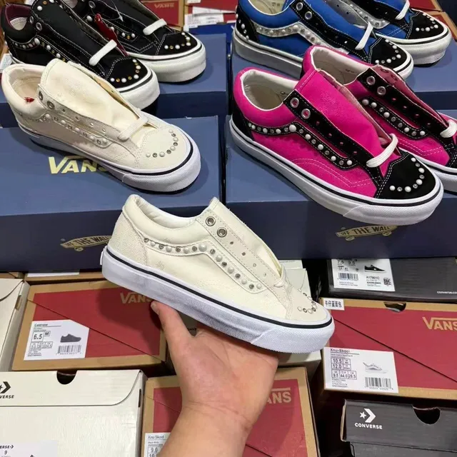 Vans Old Skool Studded