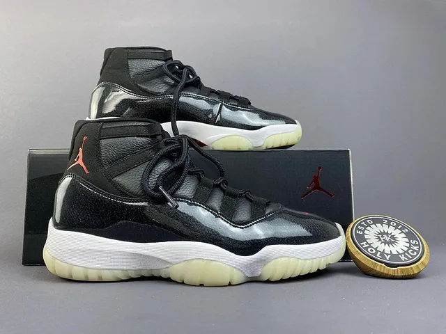 Air Jordan 11 Concord