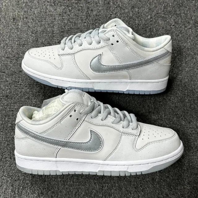 Nike Dunk Low Metallic Silver