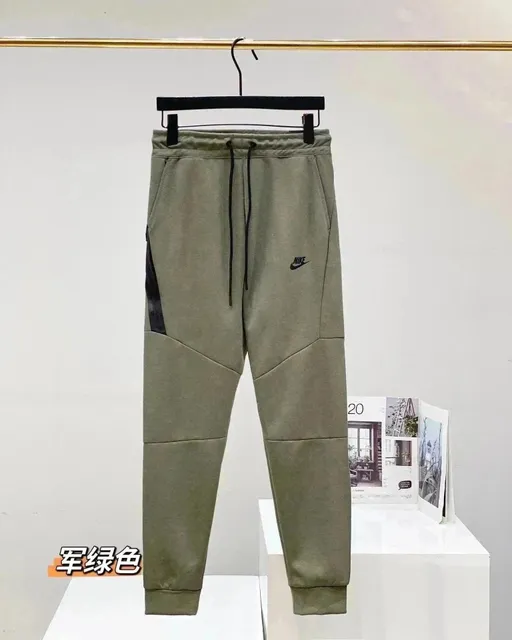 军绿色裤子