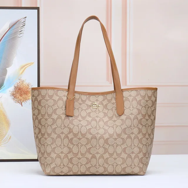 Gucci Tote Bag Signature Canvas