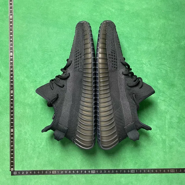 Yeezy Boost 350 V2 Zebra