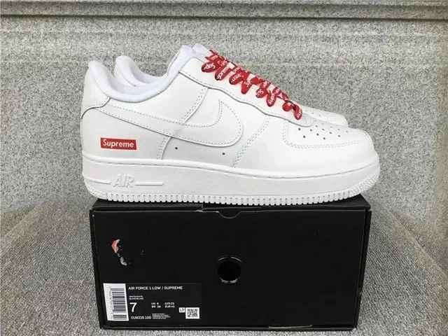 Nike Air Force 1 Low Supreme