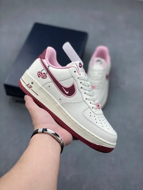 Nike Air Force 1 Low Cherry Hearts