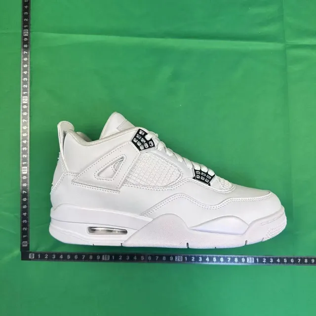 Air Jordan 4 Triple White