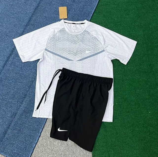 Nike Training Set Mesh Top & Woven Shorts