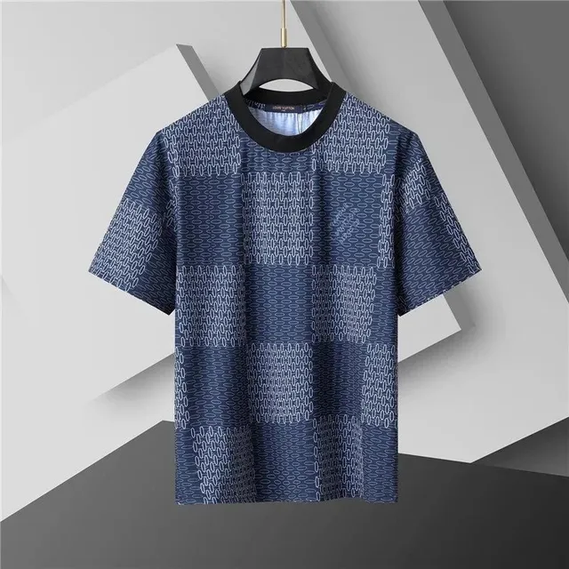 Louis Vuitton T-Shirt Monogram Pattern
