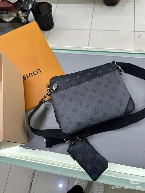 Louis Vuitton On The Go Monogram Eclipse