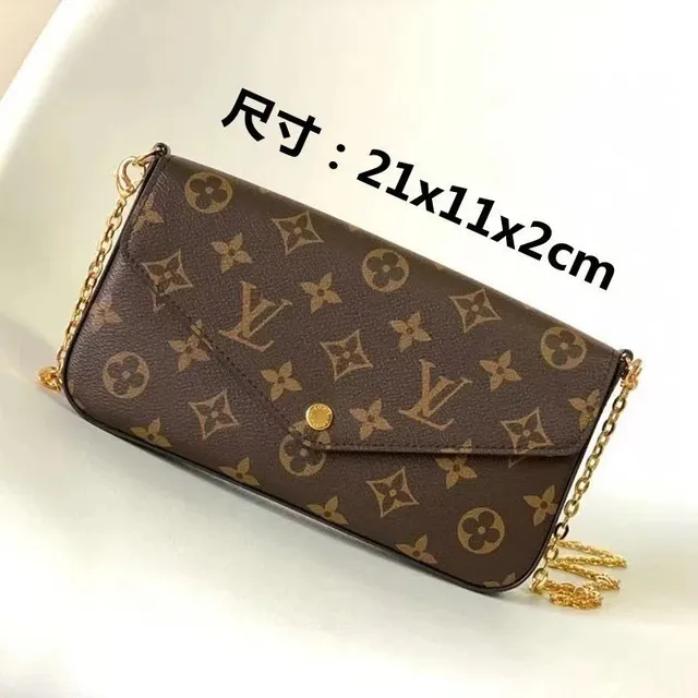 Louis Vuitton Pochette Métis Monogram Canvas