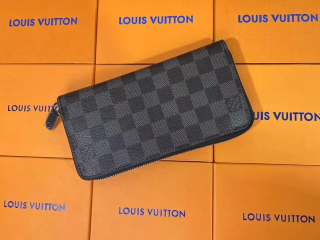 Louis Vuitton Zippy Wallet Damier Graphite