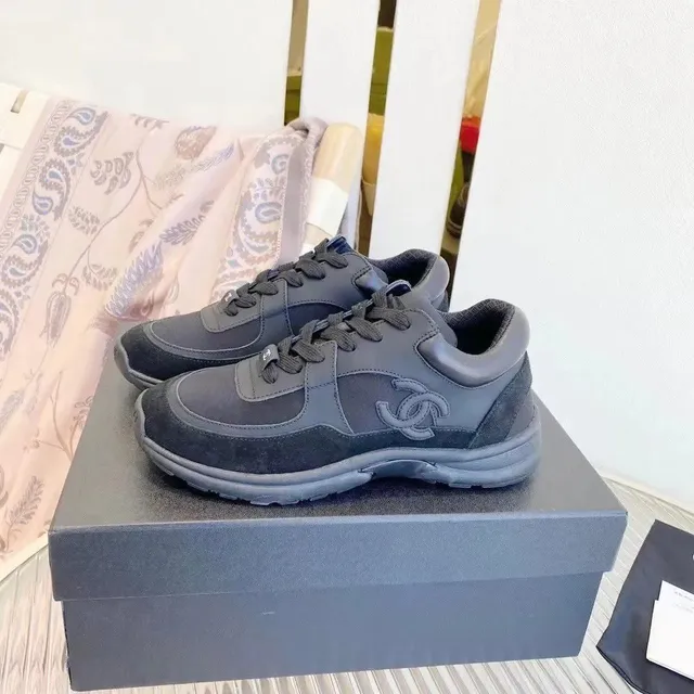 Chanel Sneaker CC Logo
