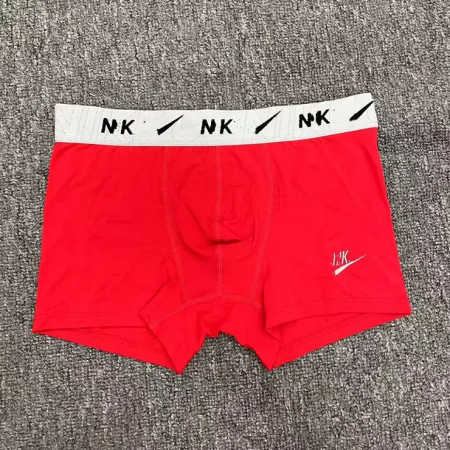 红色