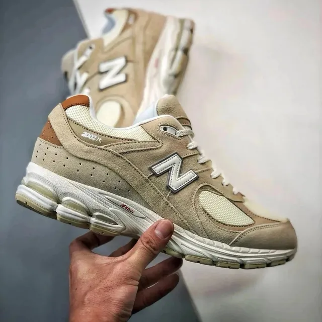 New Balance 2002R Beige