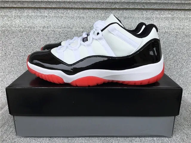 Air Jordan 11 Concord