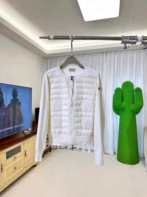 Moncler Quilted Zip-Up Jacket Ribbed Cuff