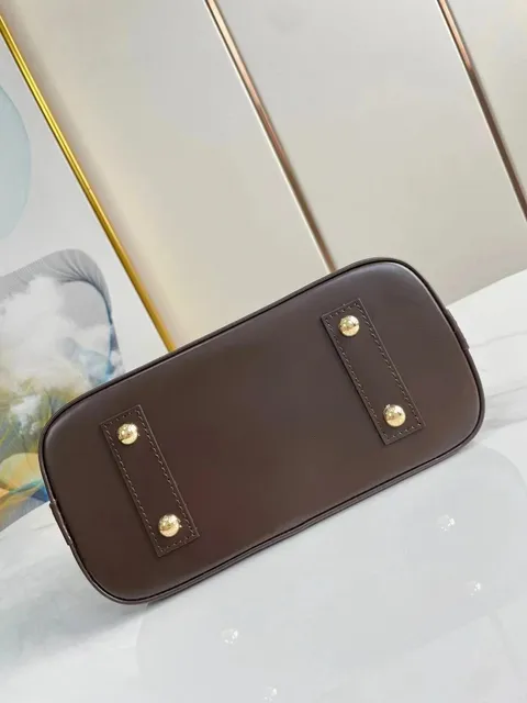 Louis Vuitton Neverfull Monogram Leather