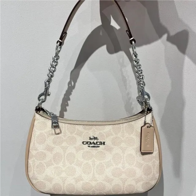 Coach Shoulder Bag Signature Canvas