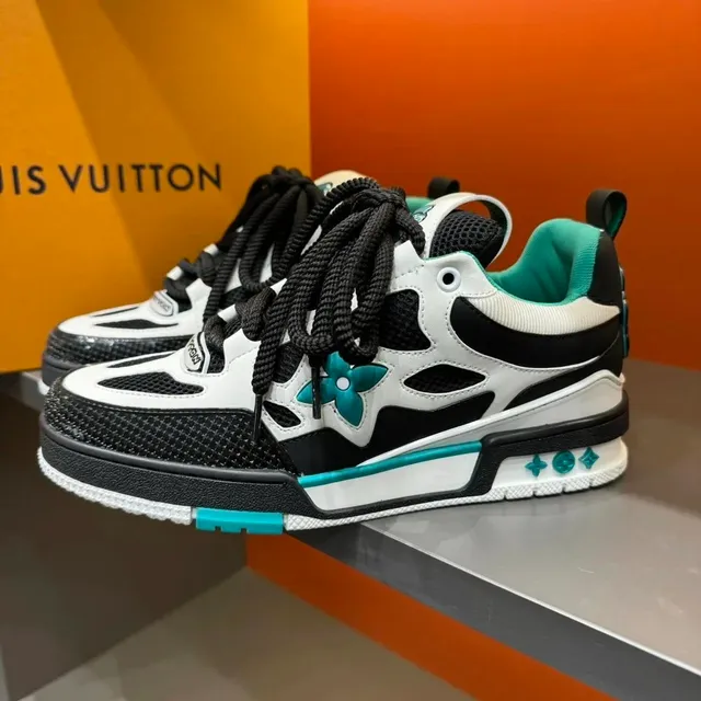 Louis Vuitton LV Trainer Monogram Flower