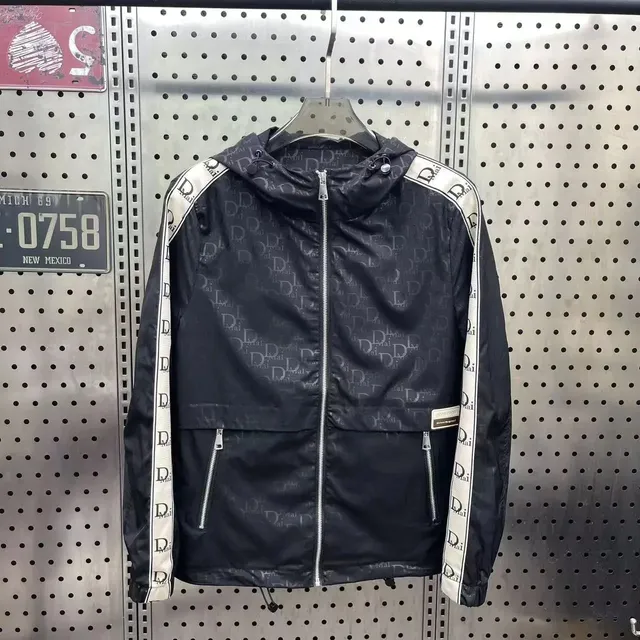 DIOR30