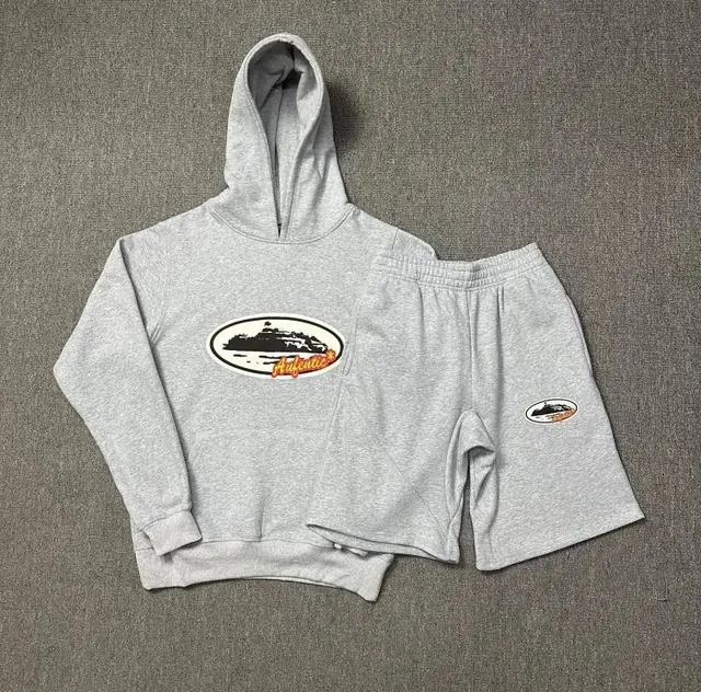 Off-White Hoodie and Shorts Set Yacht Logo