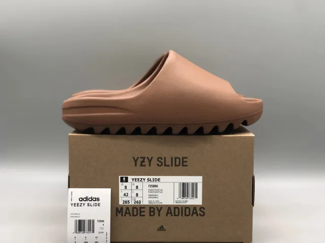 Yeezy Slide Earth