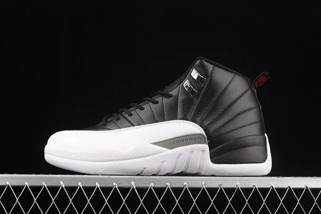 Air Jordan 12 Taxi