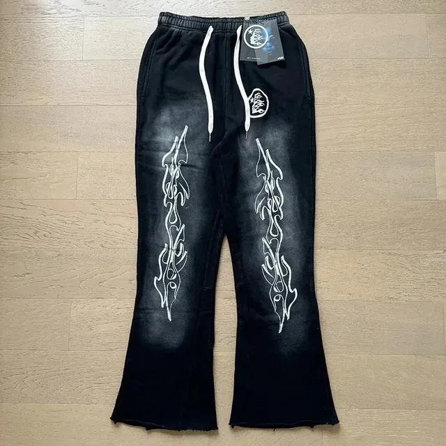 Hellstar Flame Print Sweatpants White Flame Graphic