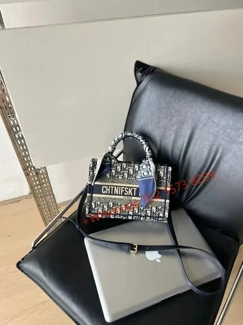 Dior B22 Oblique Print