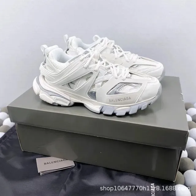 小潮六服装商行