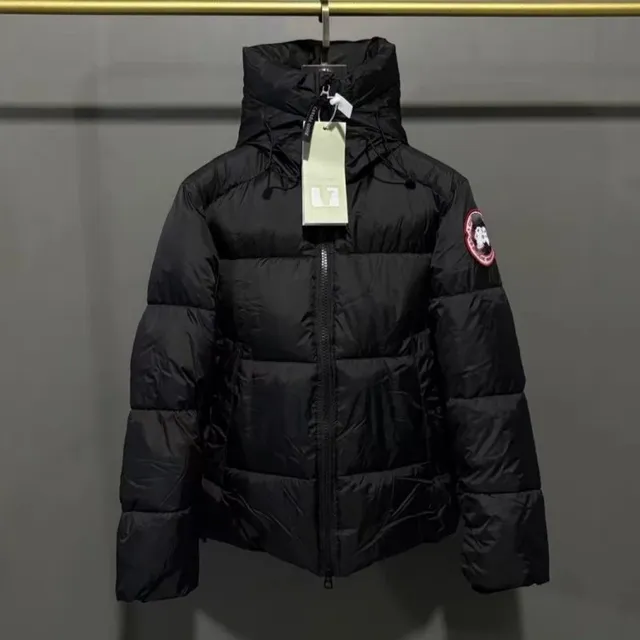 Canada Goose Puffer Jacket Classic Fit