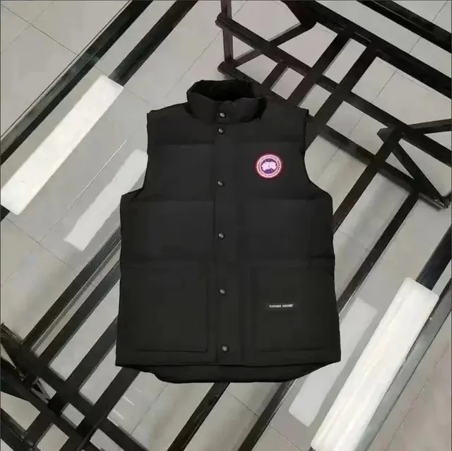 Canada Goose Puffer Vest Classic Fit