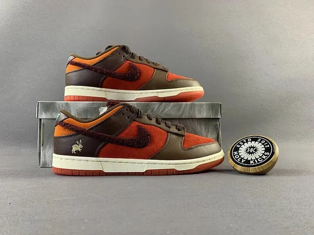 Nike Dunk Low Holy Kicks Rabbit