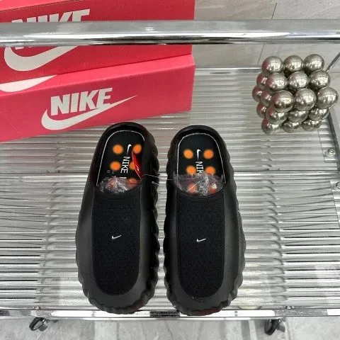Nike Mayfly Woven Black Orange